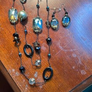 Cookie Lee blue crystal adjustable necklace. Adjusts from 16” to 20”.